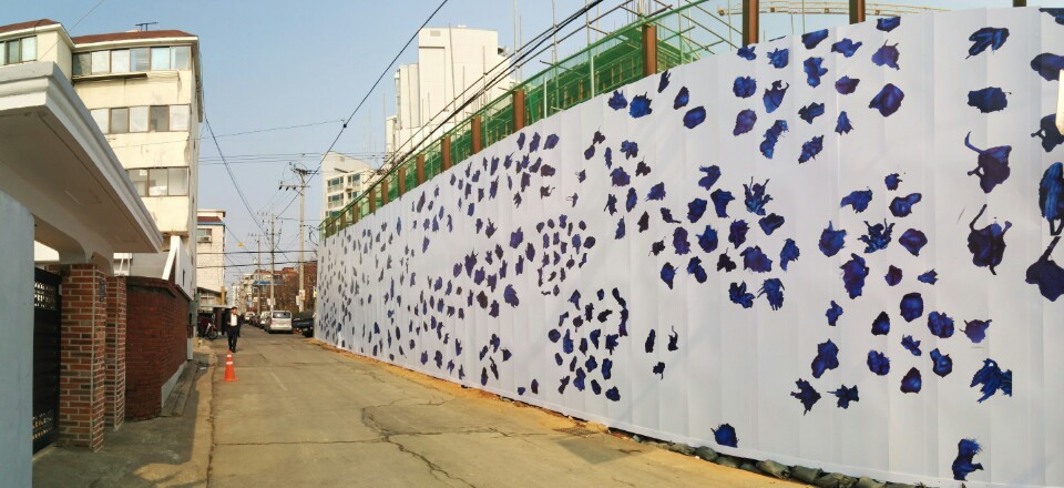 주안초등학교 이전 공사장 가림막 공공미술 , 2016 (필자 제공)