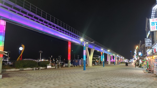 월미바다열차 '월미문화의거리' 구간 야간조명(사진제공=인천교통공사)