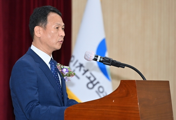 박덕수 신임 인천시 행정부시장이 16일 취임식에서 취임사를 하고 있다. (사진=인천시 제공)